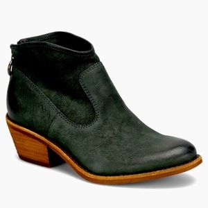 Sofft Aisley Booties in Green